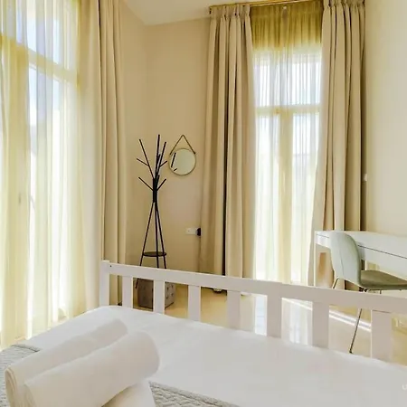 Roselyn 3-bdrm Suite, Vesta Philoxenia شقة سالونيك