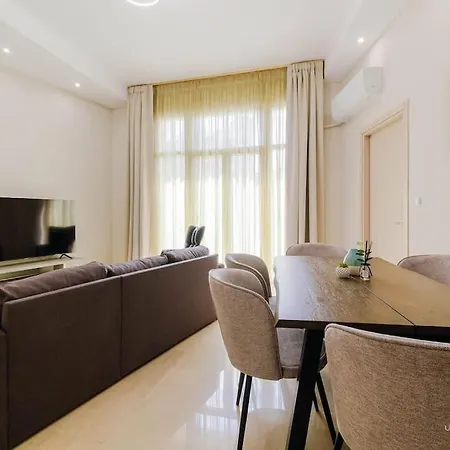 Roselyn 3-bdrm Suite, Vesta Philoxenia * Thessaloniki