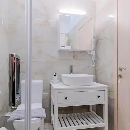 Appartement Roselyn 3-bdrm Suite, Vesta Philoxenia