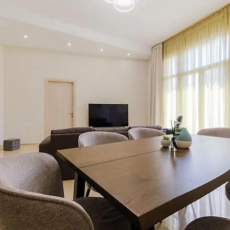 Roselyn 3-bdrm Suite, Vesta Philoxenia Appartement Thessaloniki