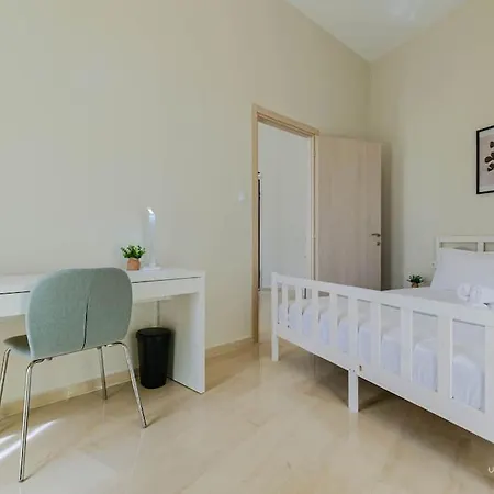 Roselyn 3-bdrm Suite, Vesta Philoxenia